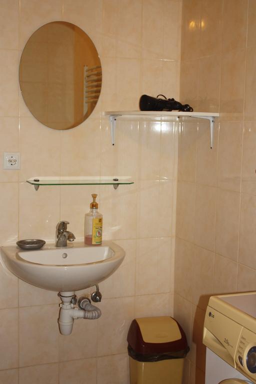Apartments On Parkaniya 2A Мукачеве Екстериор снимка