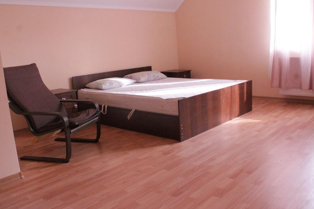 Apartments On Parkaniya 2A Мукачеве Екстериор снимка